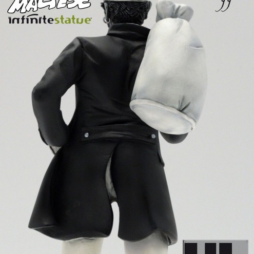This statue of Corto Maltese Ultra Limited Edition - 3