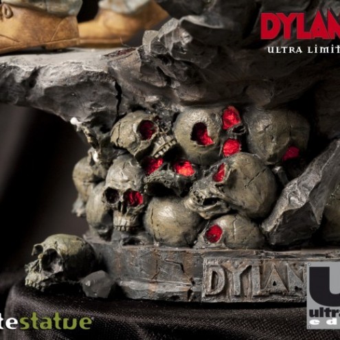 The statue of Dylan Dog Ultra Limited Edition - 5