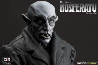 "The coming of Nosferatu" statue with detailed diorama - 3