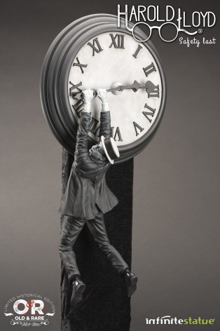 Statua da parete di Harold Lloyd "Safety last!" - 2