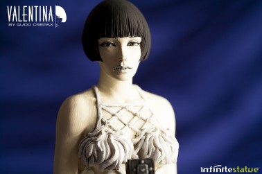 The sensual statue of Valentina - 5