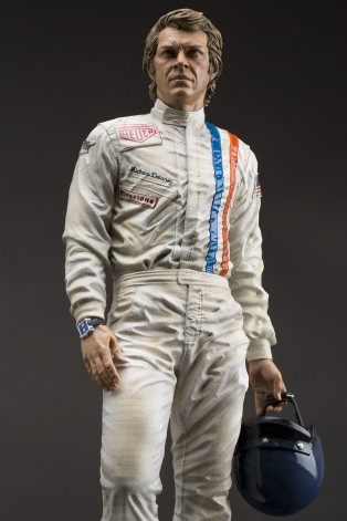Limited edition statue tribute to the great Steve McQueen - 1