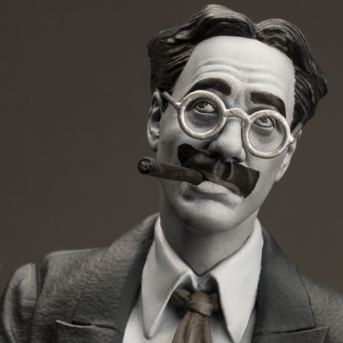 The statue to celebrate the myth of Groucho Marx - 14